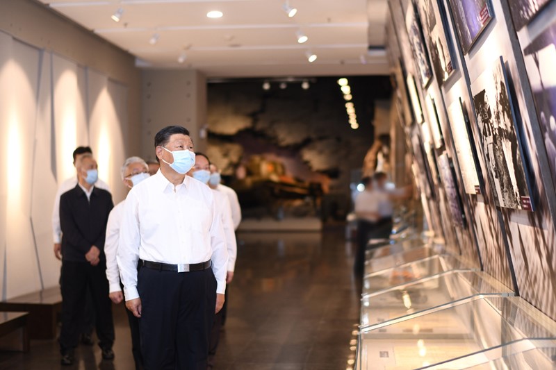 2022年8月16日至17日，中共中央總書記、國家主席、中央軍委主席習(xí)近平在遼寧考察。這是16日下午，習(xí)近平在錦州市考察遼沈戰(zhàn)役紀(jì)念館。 新華社記者 燕雁 攝