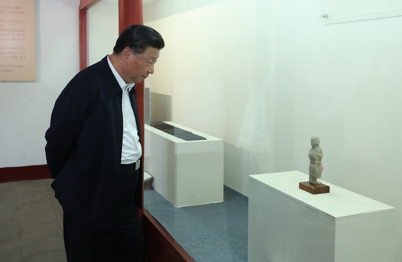 2021年5月12日，習(xí)近平總書(shū)記在南陽(yáng)市考察東漢醫(yī)學(xué)家張仲景的墓祠紀(jì)念地醫(yī)圣祠。 